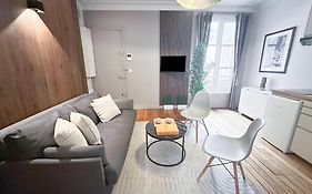 Unique Flat Near Louvre & Palais Royal